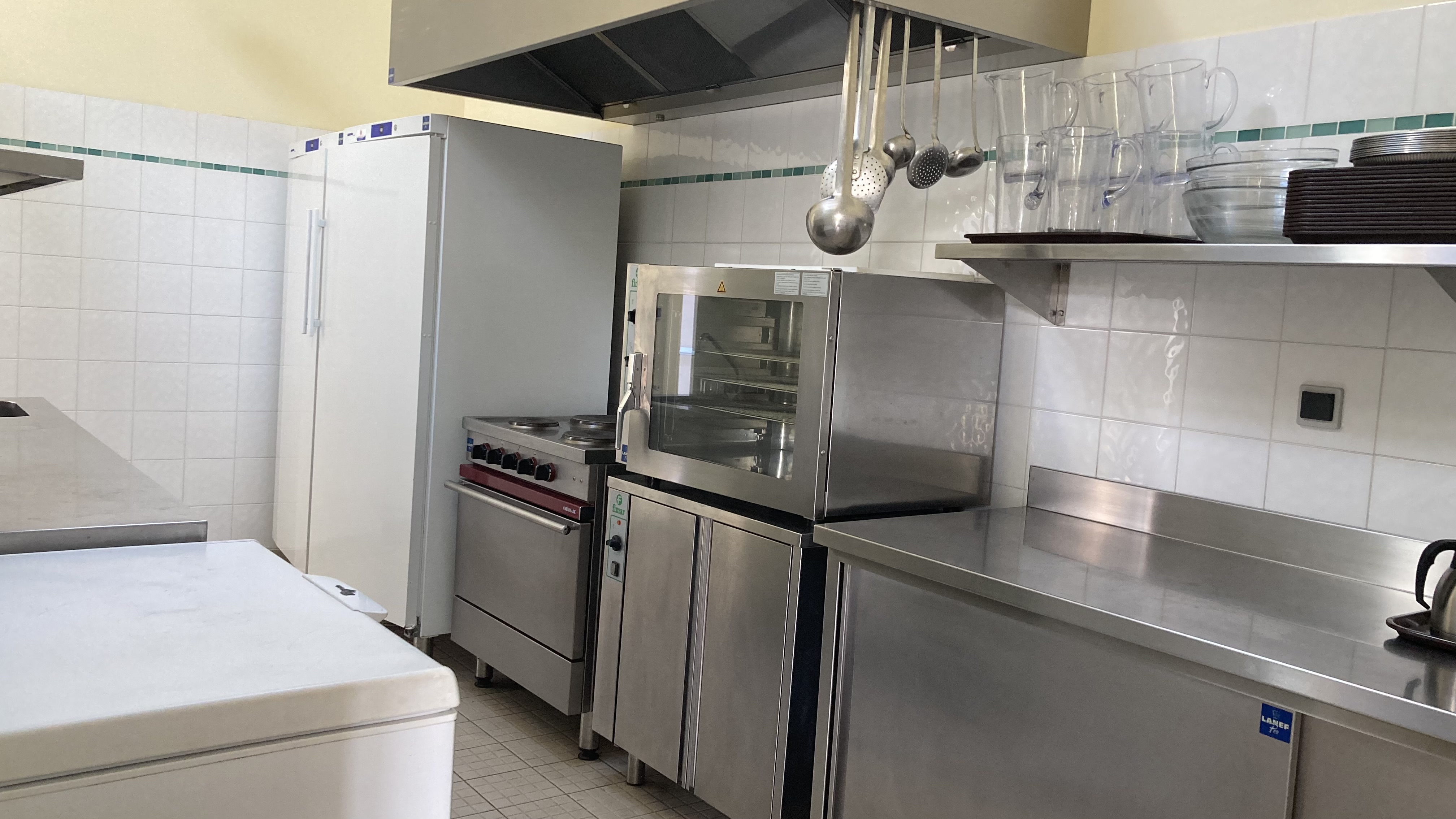 Salle Gare Cuisine 1.jpeg