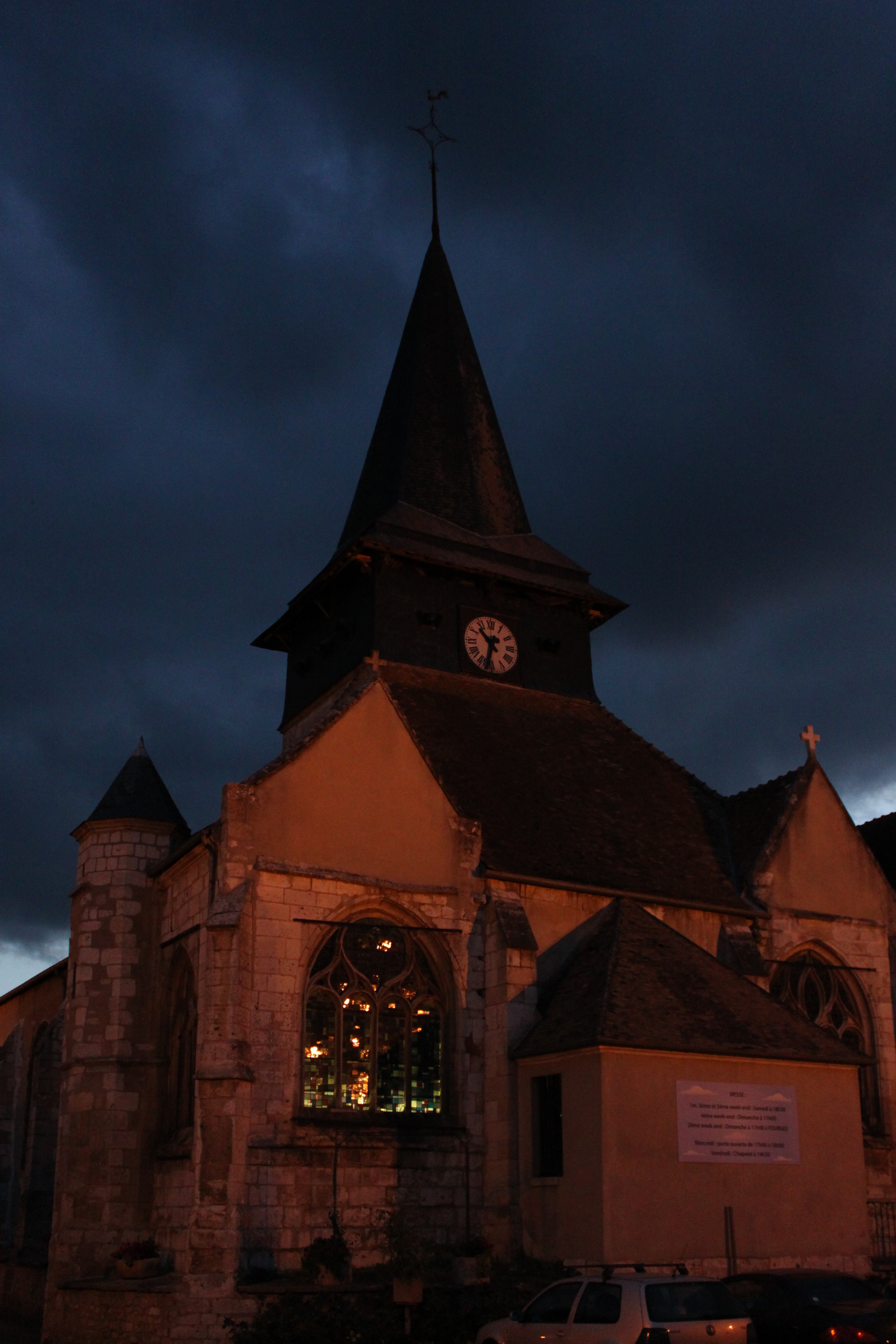 Eglise Saint Martin la nuit.JPG