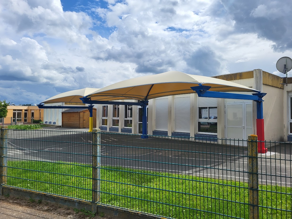 Ecole maternelle Préau.jpg