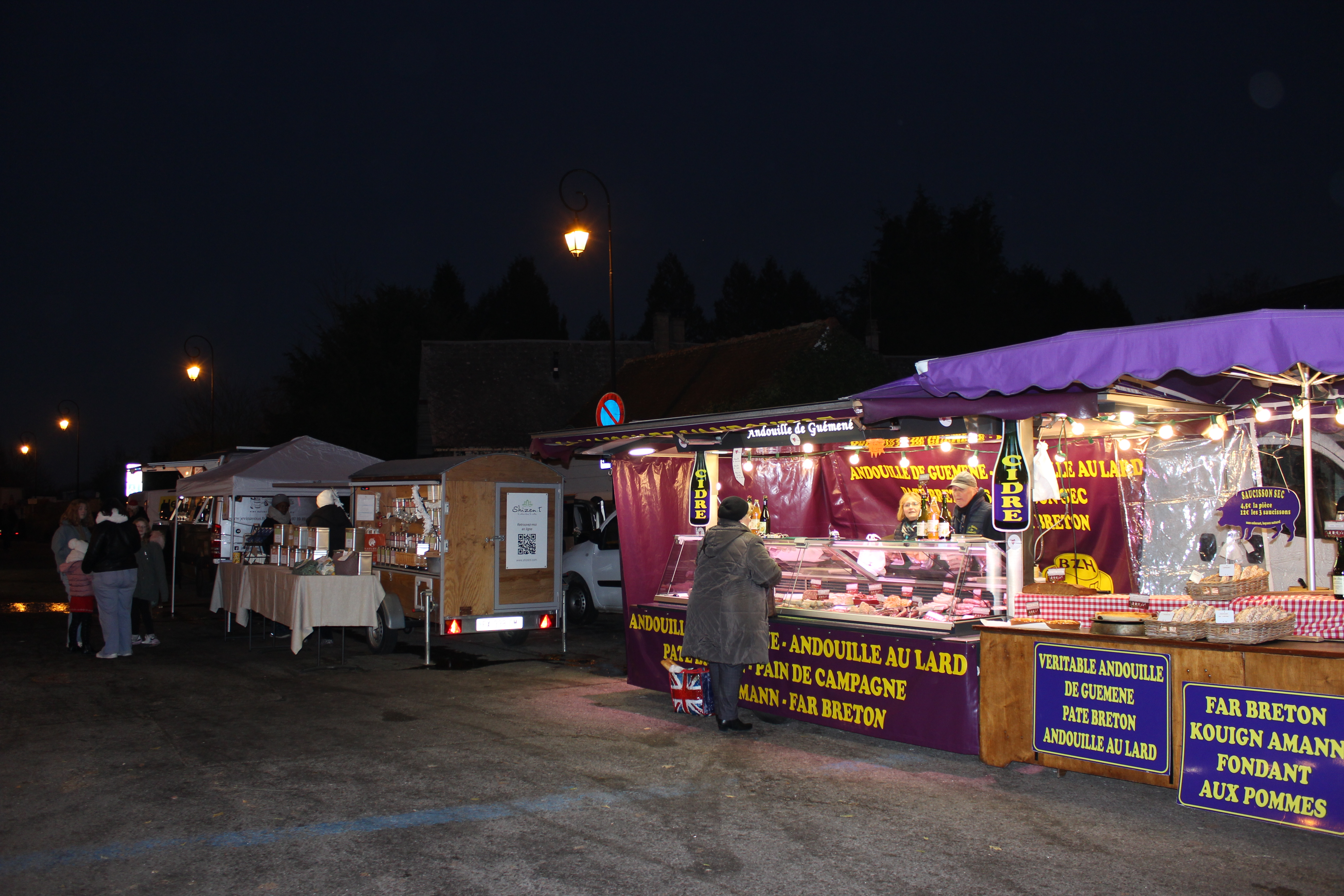 2022 12 17 Marché du vendredi Père Noël _6_.JPG