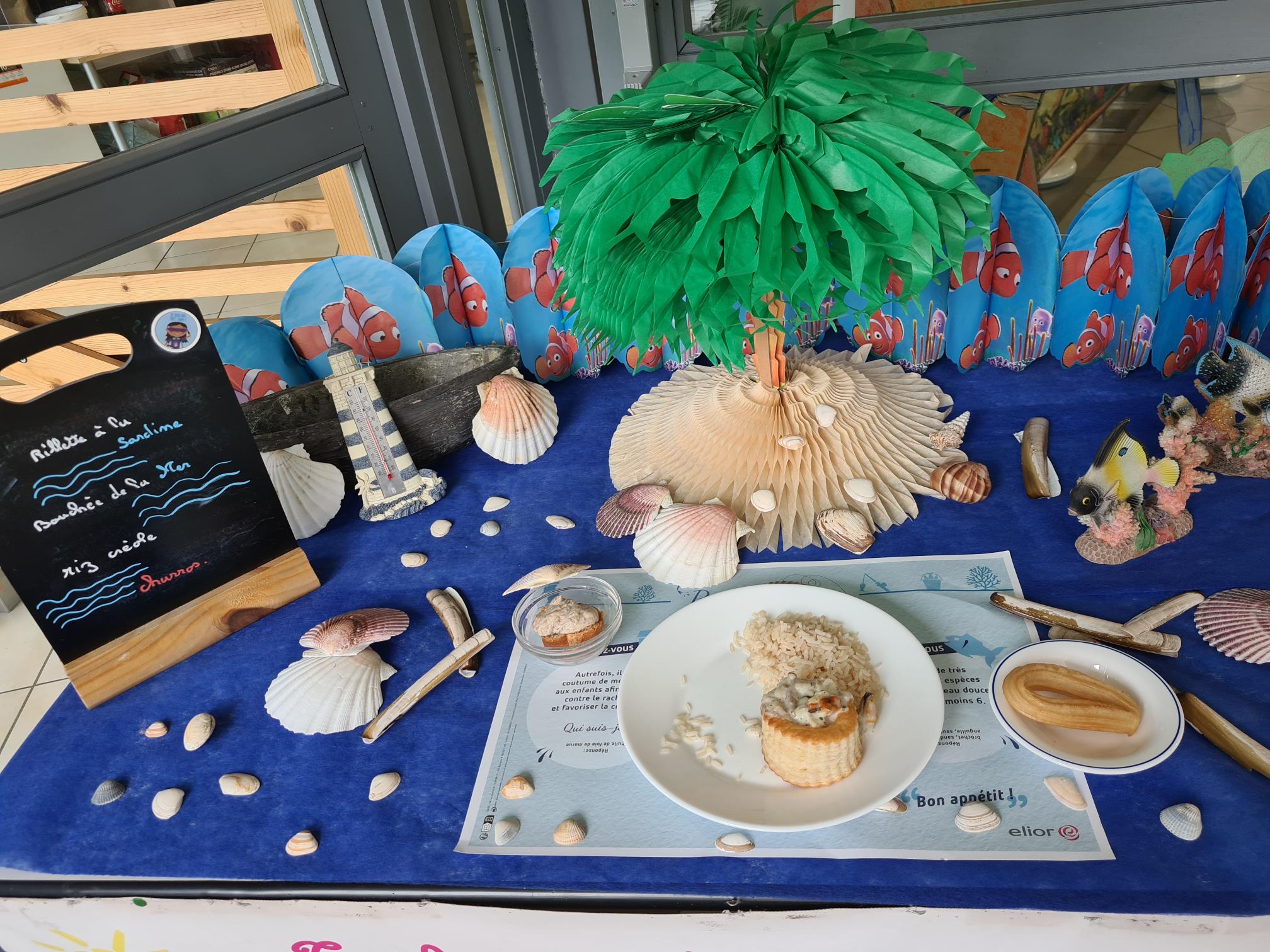 Restauration scolaire - rue des tramways - repas a theme sur la mer - avril 2024 _1_.jpg