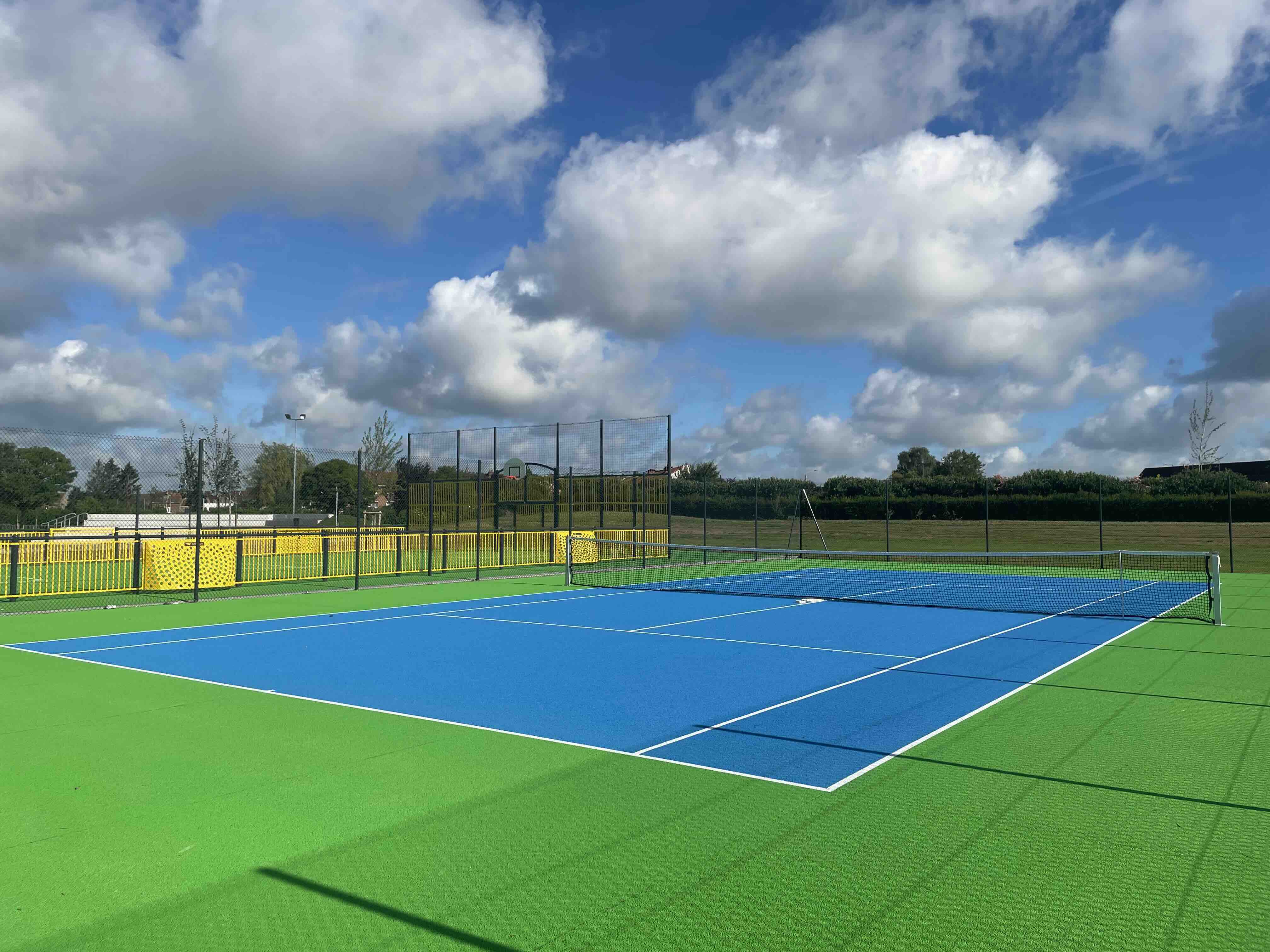 plaine de loisirs terrain tennis.jpeg