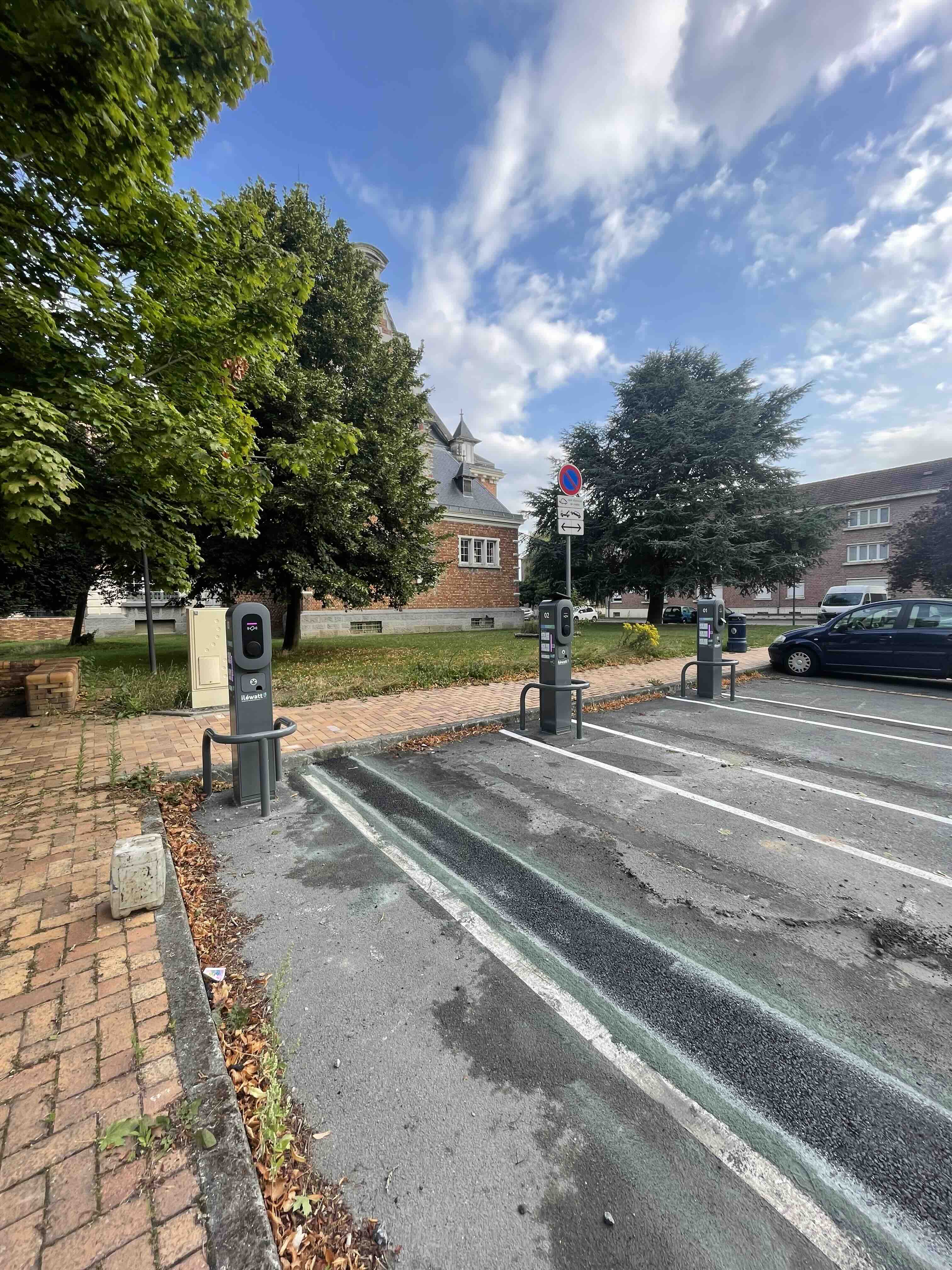 bornes électriques mairie 1.jpeg