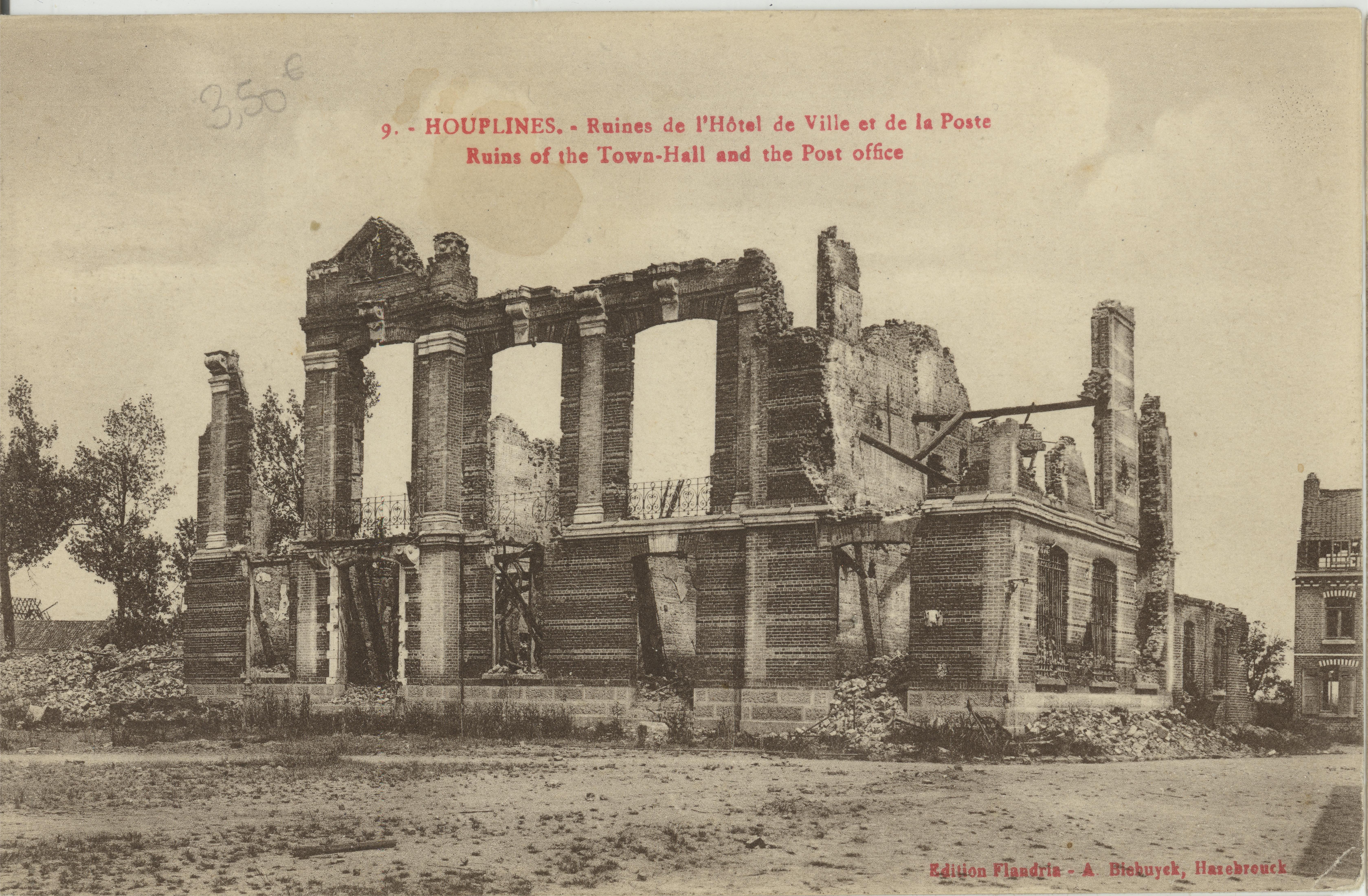 ruines de la mairie et de la poste en 1914.jpg