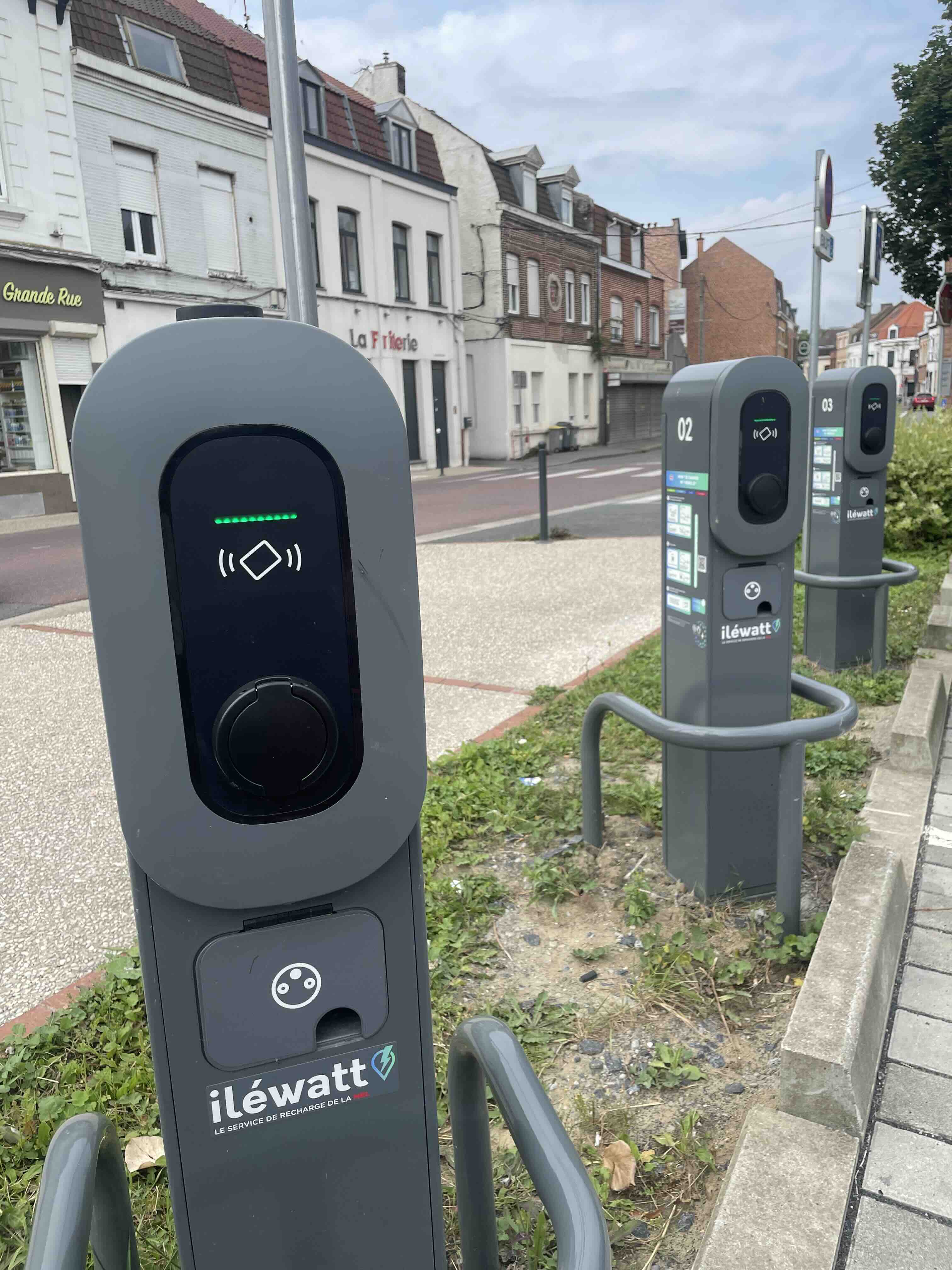 bornes électriques dufour 1.jpg