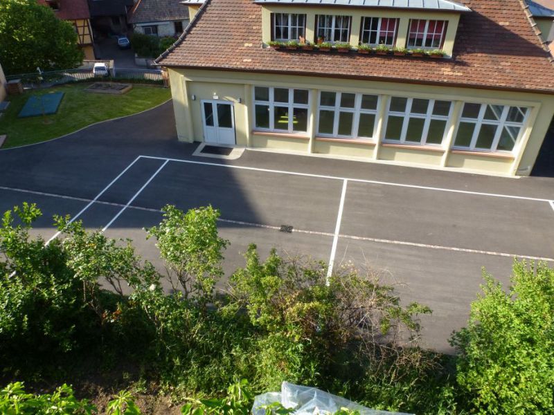 Photo cour école.jpg
