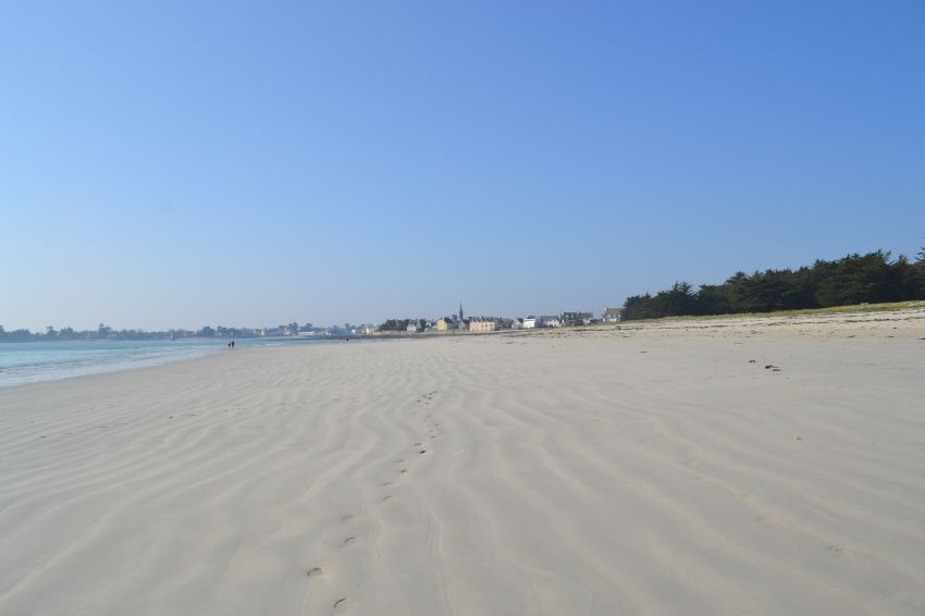 Plage vue vers le village.jpg