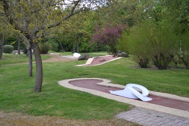 mini-golf-b.jpg