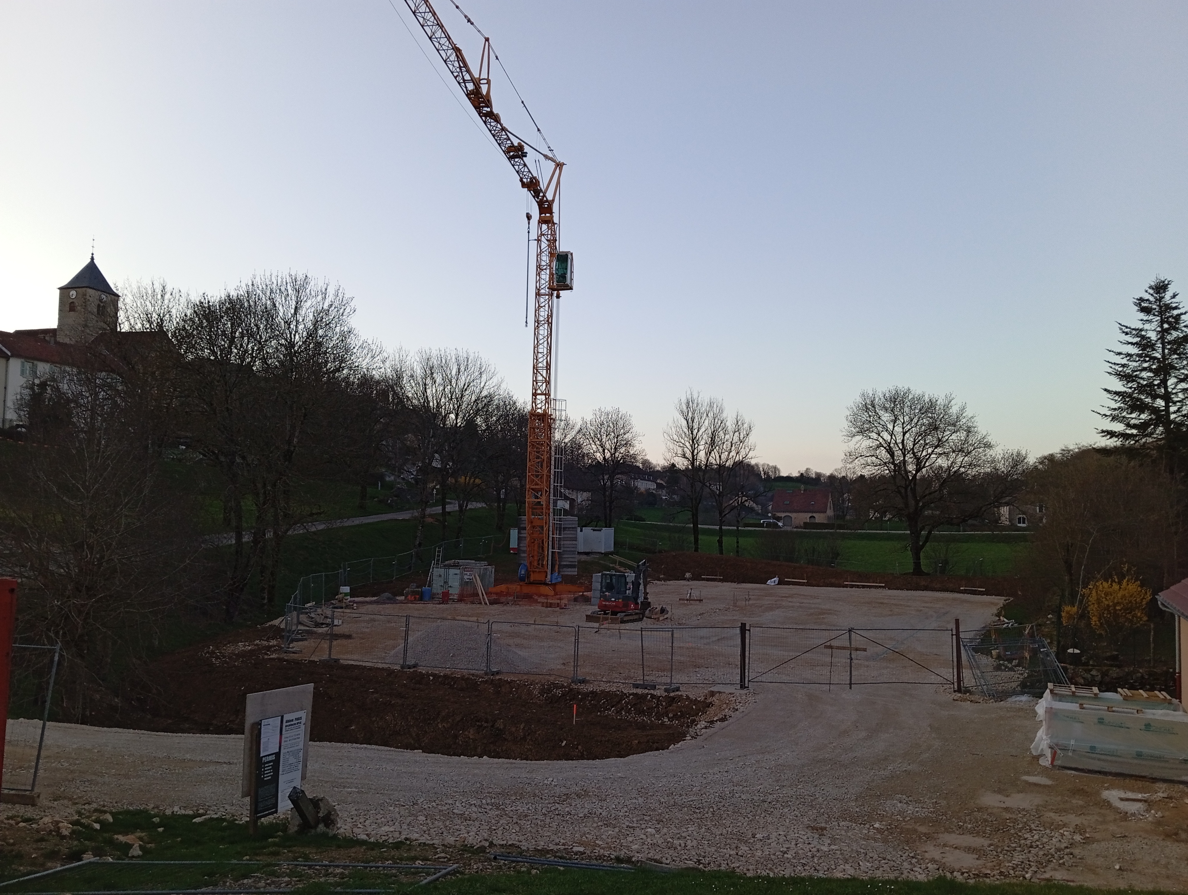installation grue groupe scolaire.jpg