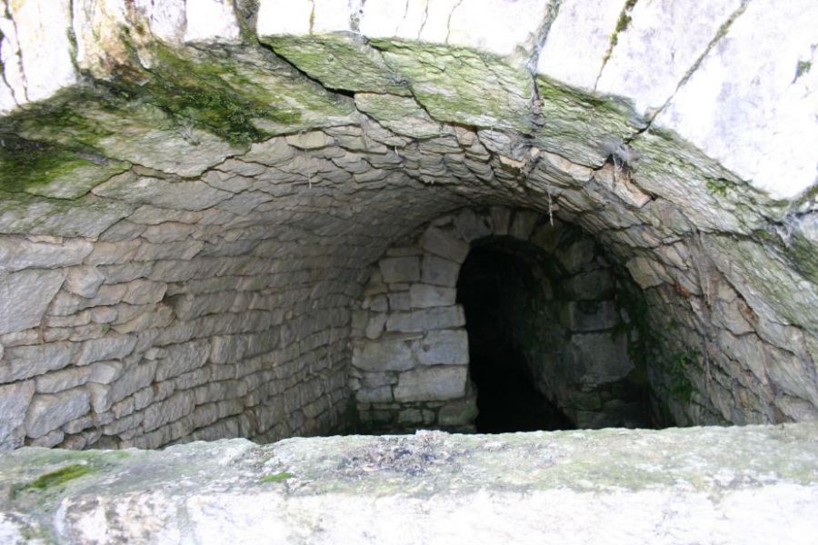 la fontaine romaine d_Arthenas 3.jpg