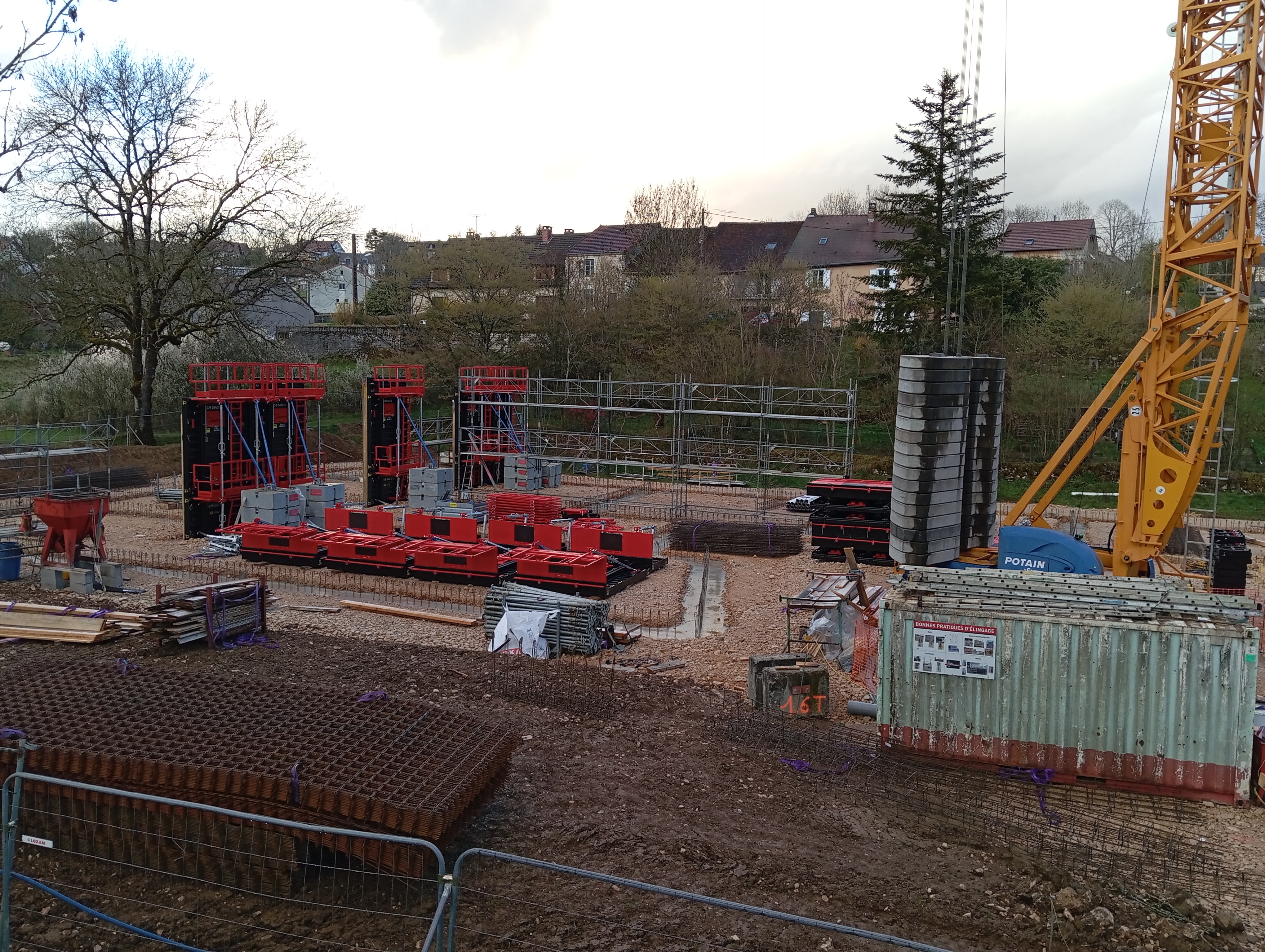 banche groupe scolaire.jpg