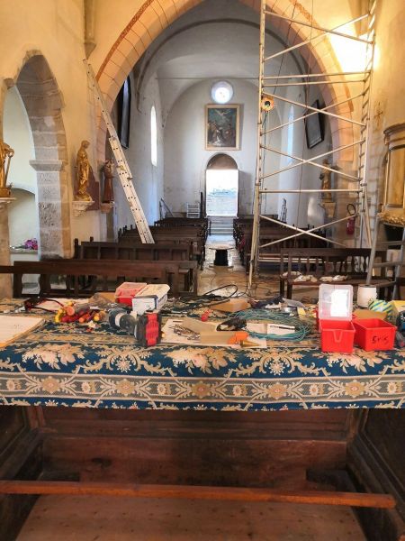 Travaux de mise en conformité électrique de l_église de Saint Laurent la Roche6.jpg
