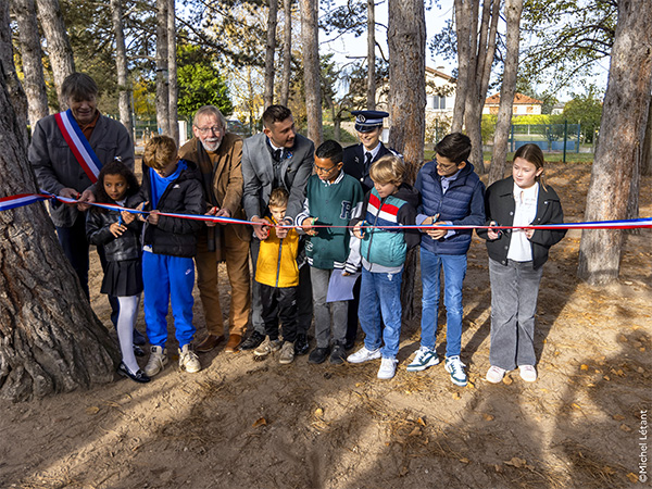 Inauguration arbre de la libertes Sables.jpg