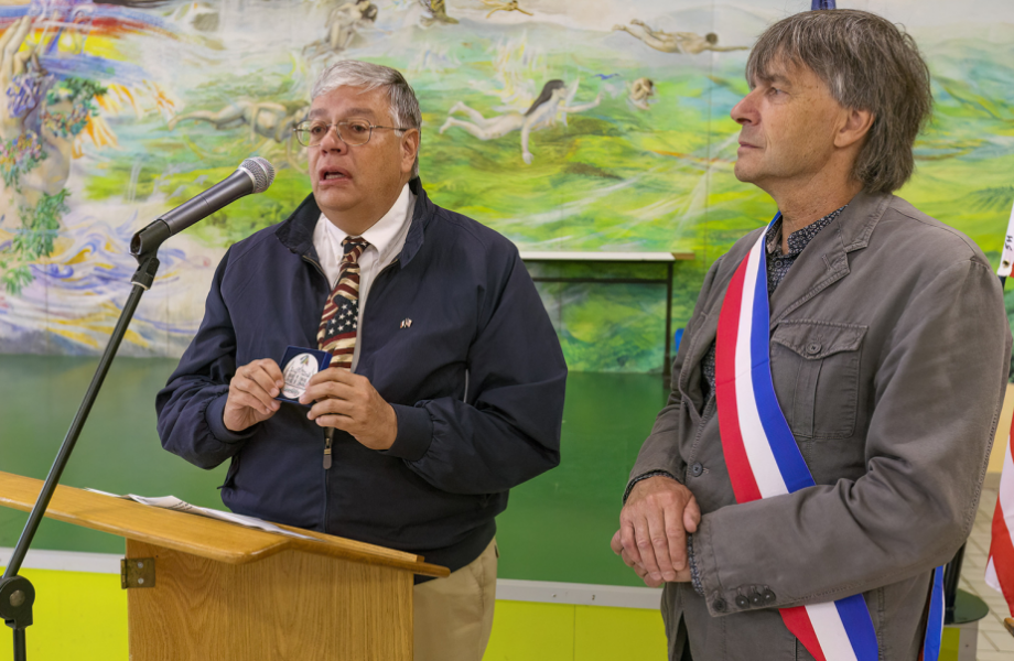 Remise de la médaille de la ville.png