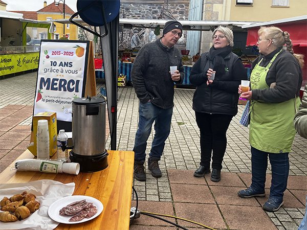 anniversaire de marché - marchands.jpg
