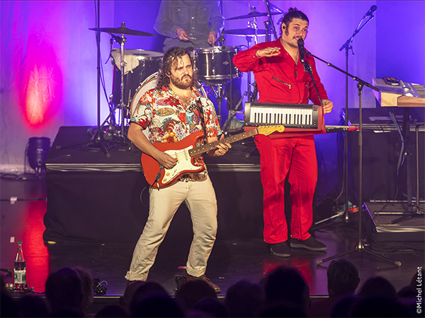 Les Fils du Facteur et 10 Doits en Cavale 1.jpg