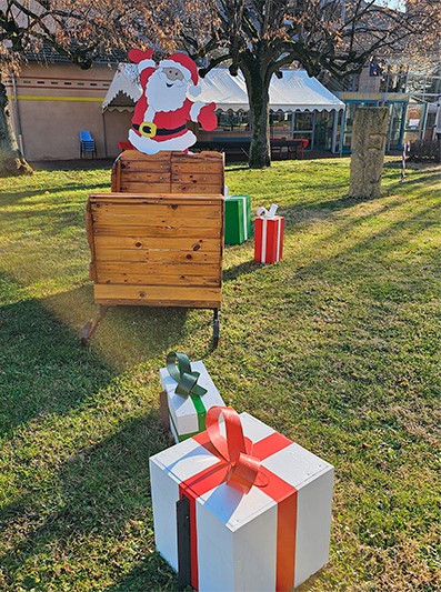 Mably en fêtes traineau père noël.jpg