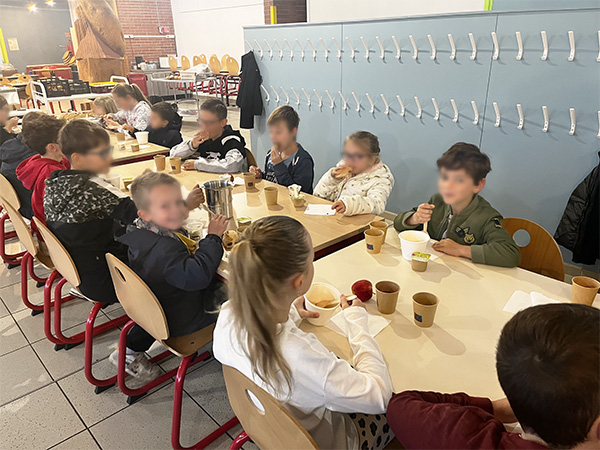 Petit dejeuner bio élémentaire Bourg 1.jpg