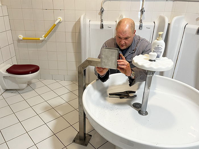 Fabrication et installation de porte savon.jpg