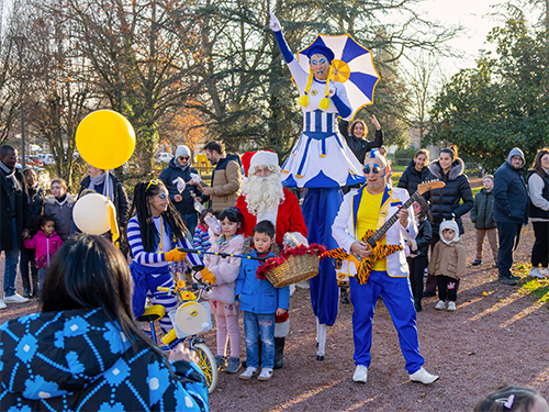 MEF 2025 moriquendi et pere noel.jpg