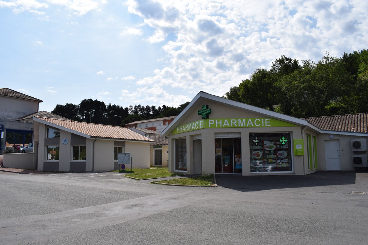 Cabinet médical_pharmacie.JPG