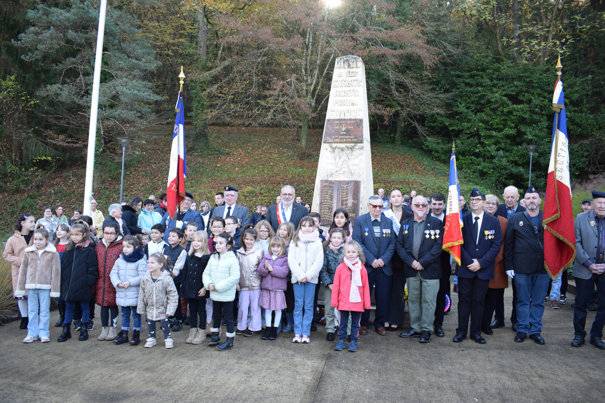 25_cérémonie 11 novembre_13_groupe.JPG