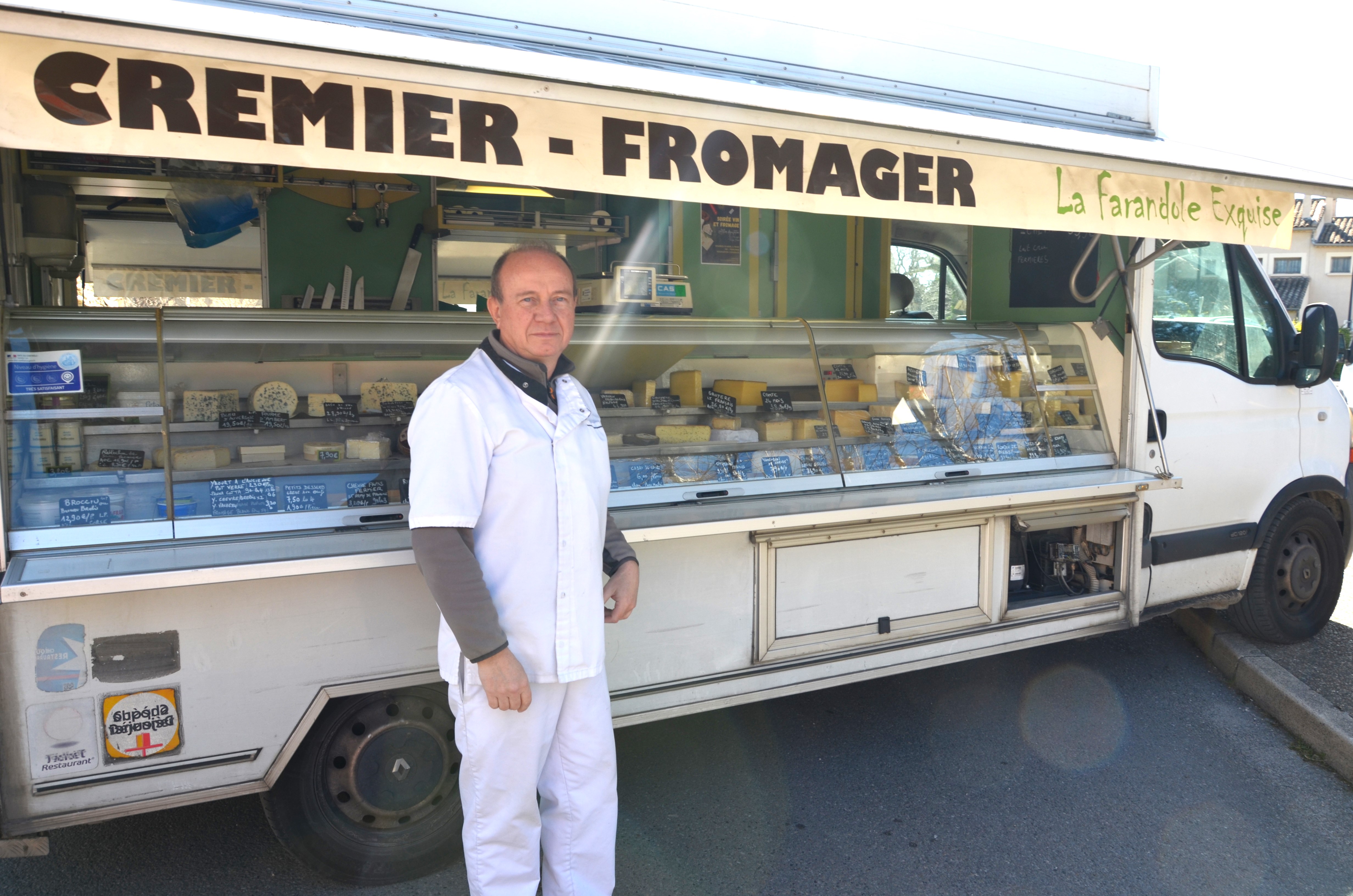 marché fromagerie.JPG