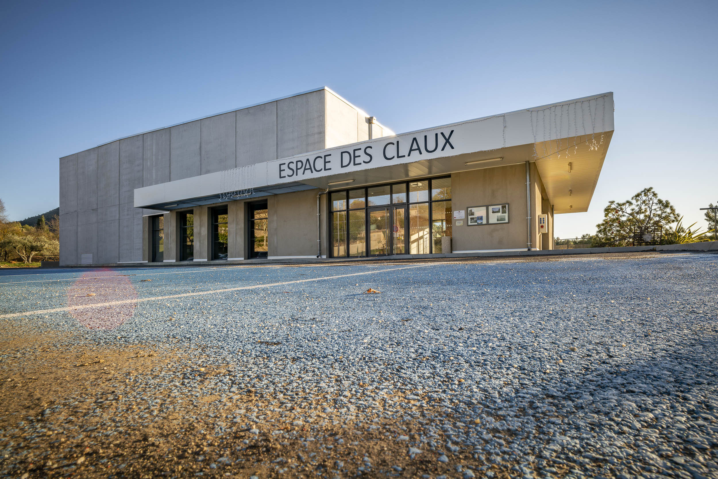 photo exterieur edc.jpg