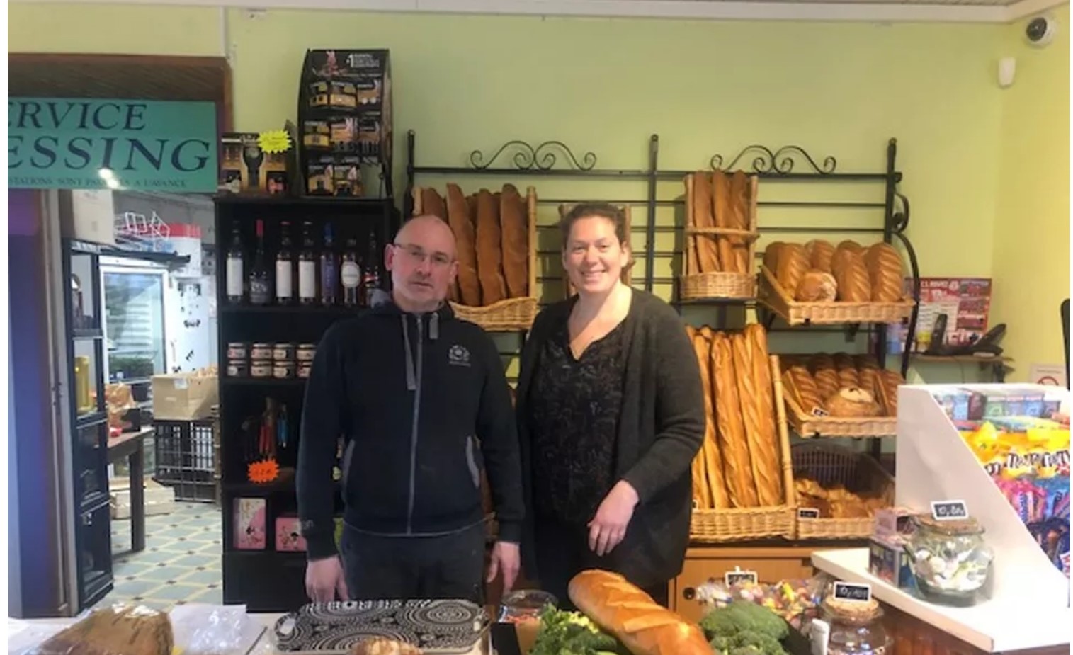 Les Salines 2_page-0001.jpg