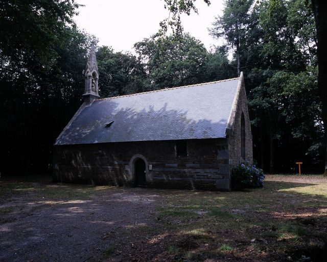 Chapelle Saint-Quidic vue-geeneerale-sud.jpg
