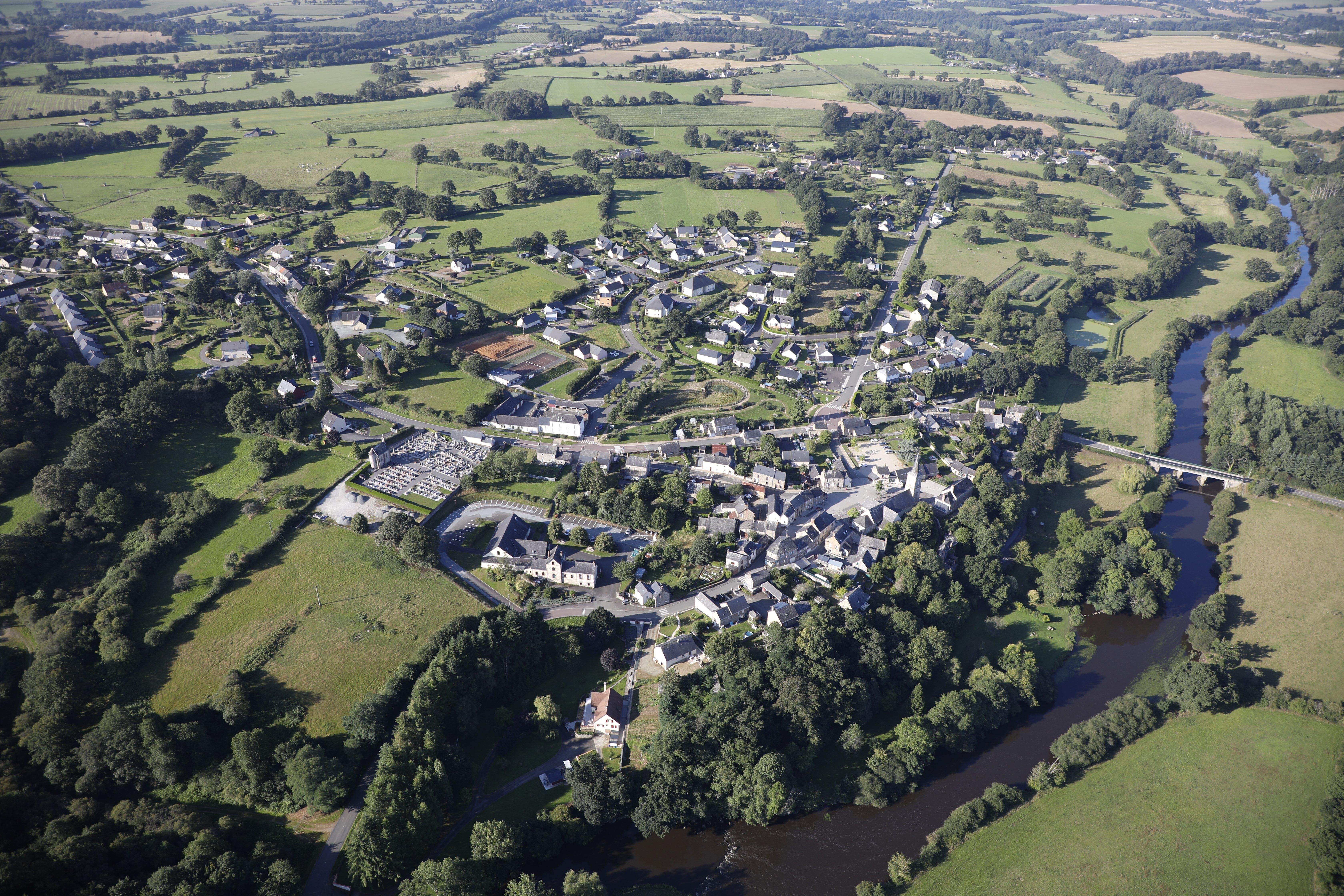 Bourg_14_.JPG