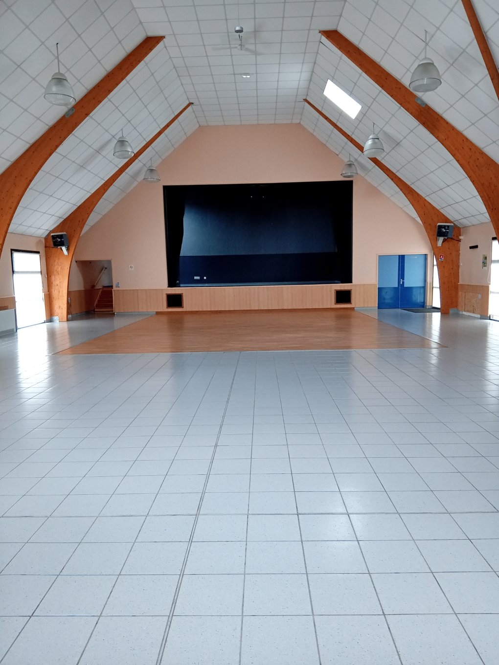 SALLE4.jpg
