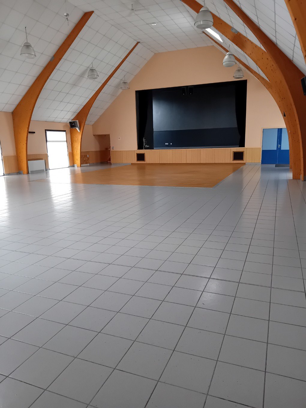 SALLE1.jpg
