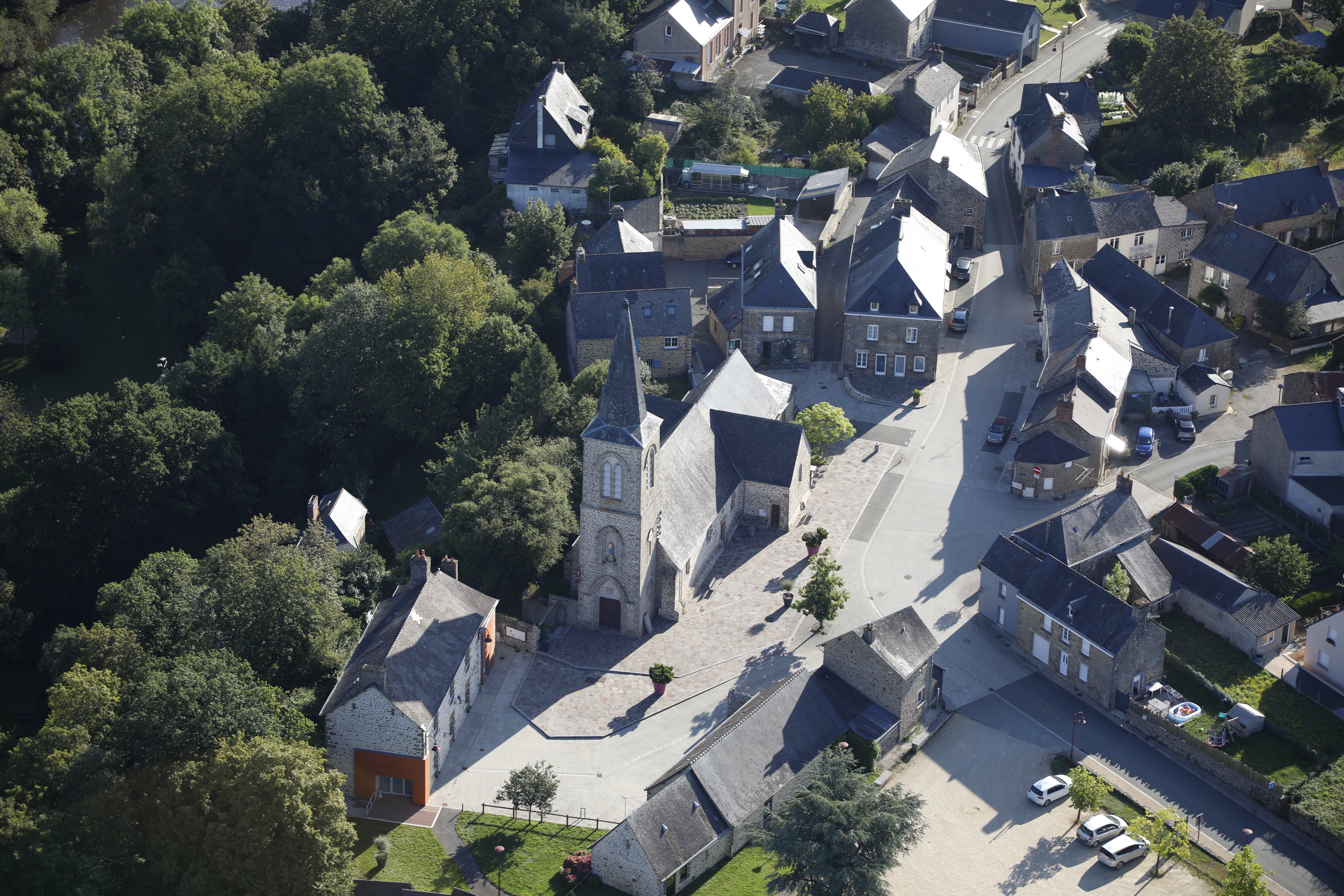 Bourg_5_.JPG