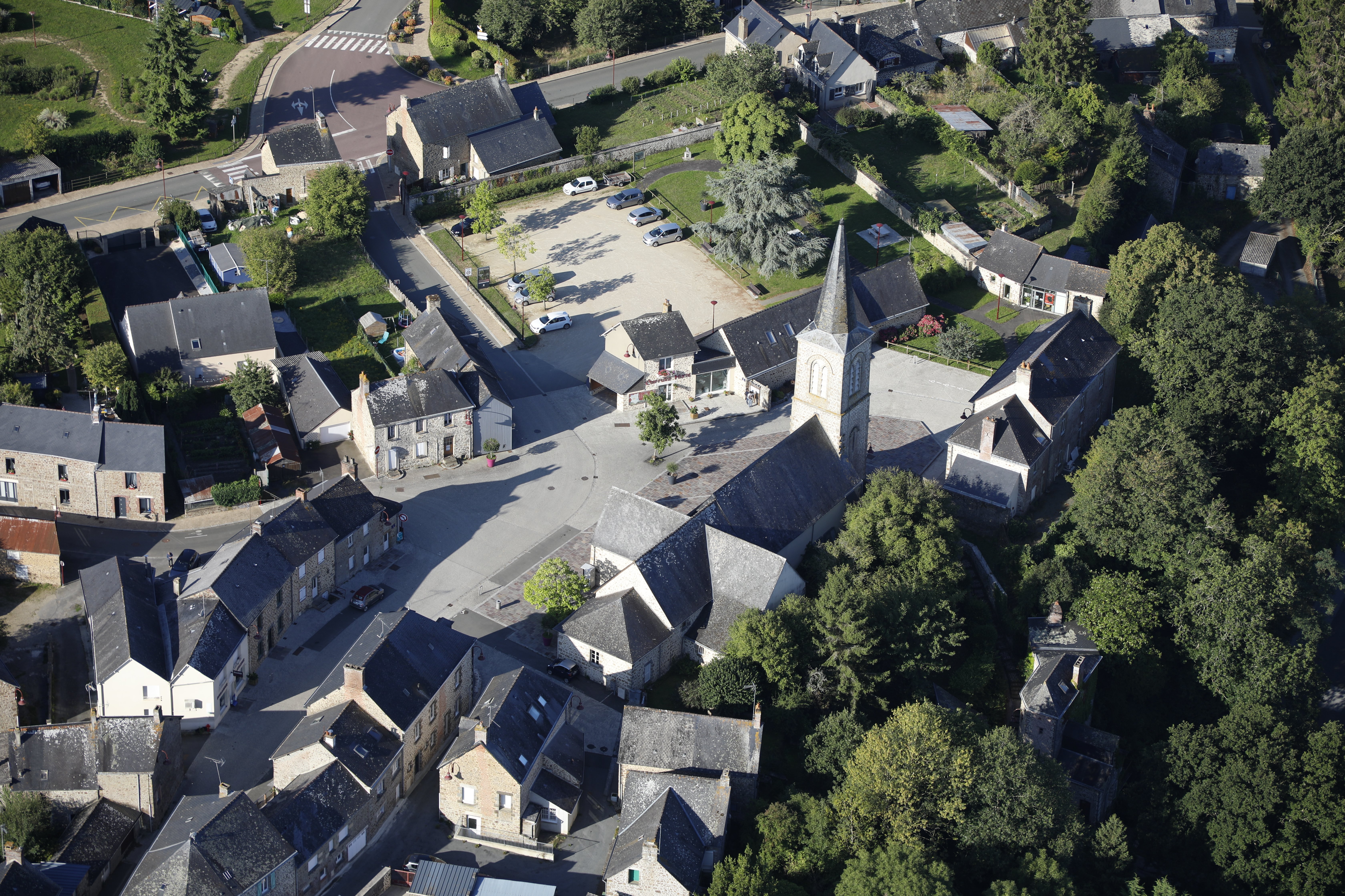 Bourg_4_.JPG