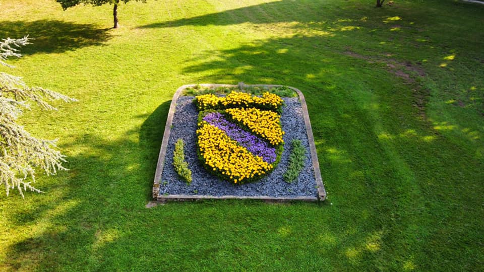 BLASON COMMUNE FLEURS.jpg