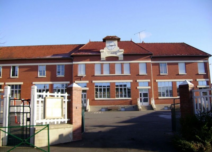 Trie-Chateau_26075_L-ecole.jpg