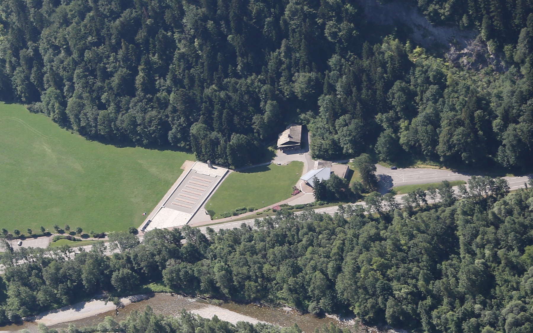 cimetiere-morette.JPG
