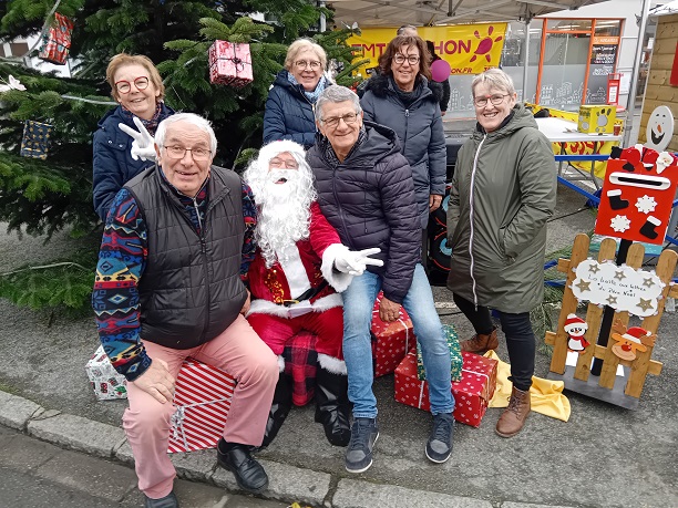 Avec le Père Noël.jpg