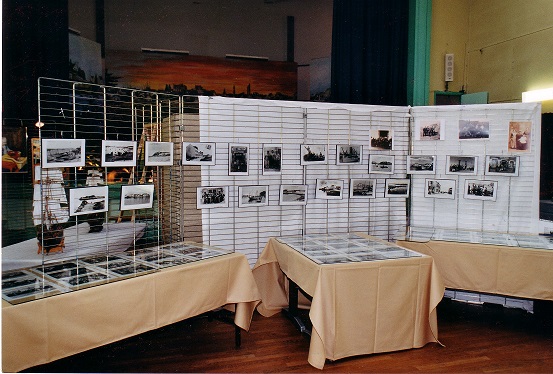 2001-Stand Bertrand LE FLOCH Vieilles photos.jpg