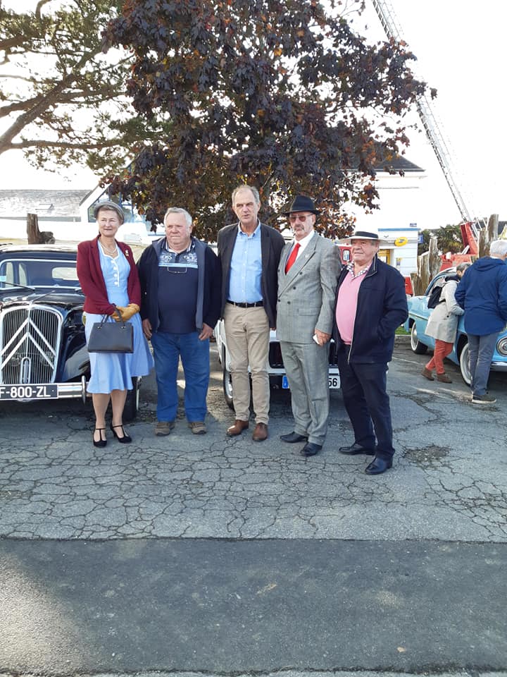 Jimmy et les voitures.jpg