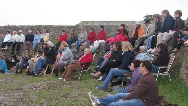 2013 09 27 - MICHJO - un-tres-bon-public-applaudi-la-famille-markettroup.jpg