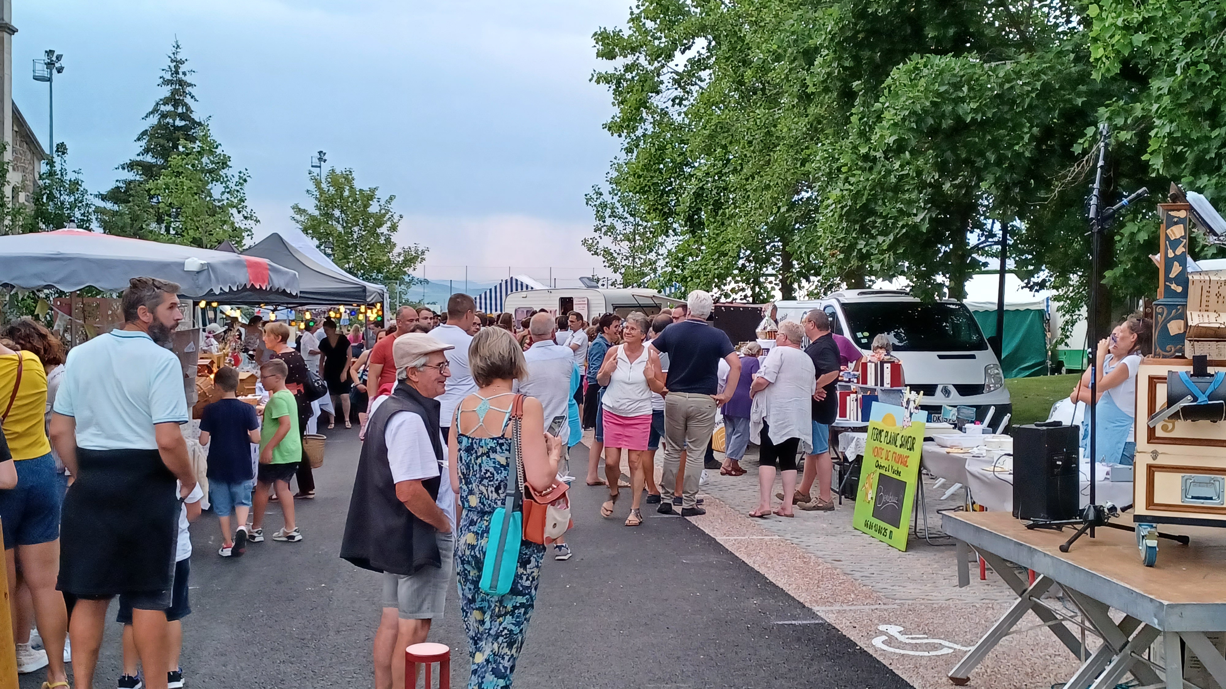 marché nocturne.jpg