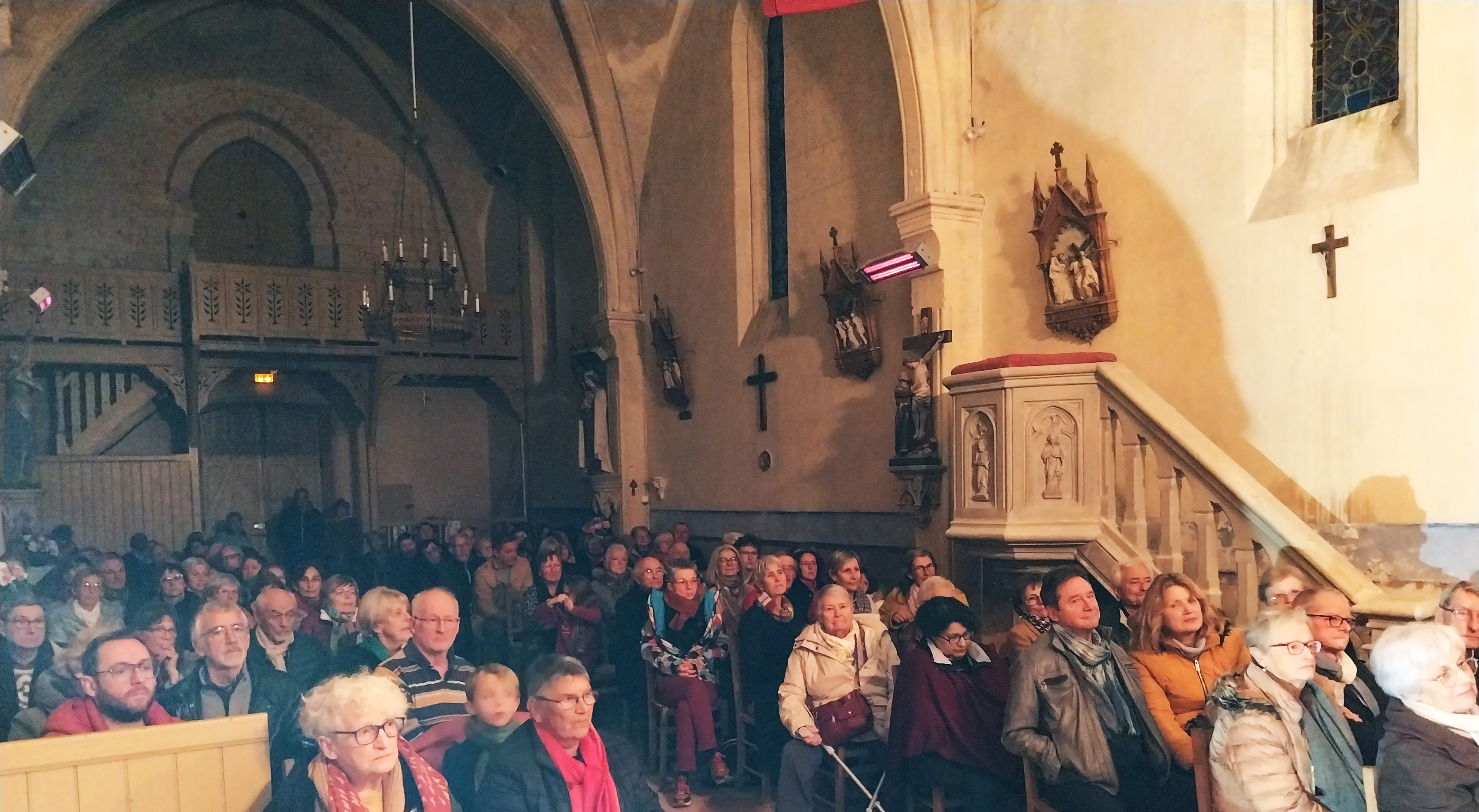 Concert Gospel Eglise St Pierre.jpg