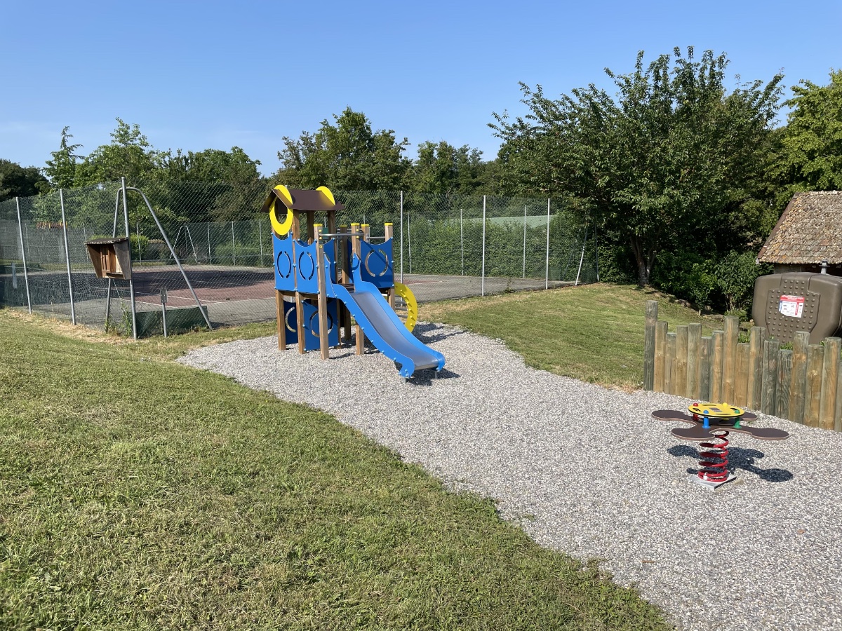 Aire de jeux 1-1200.jpg