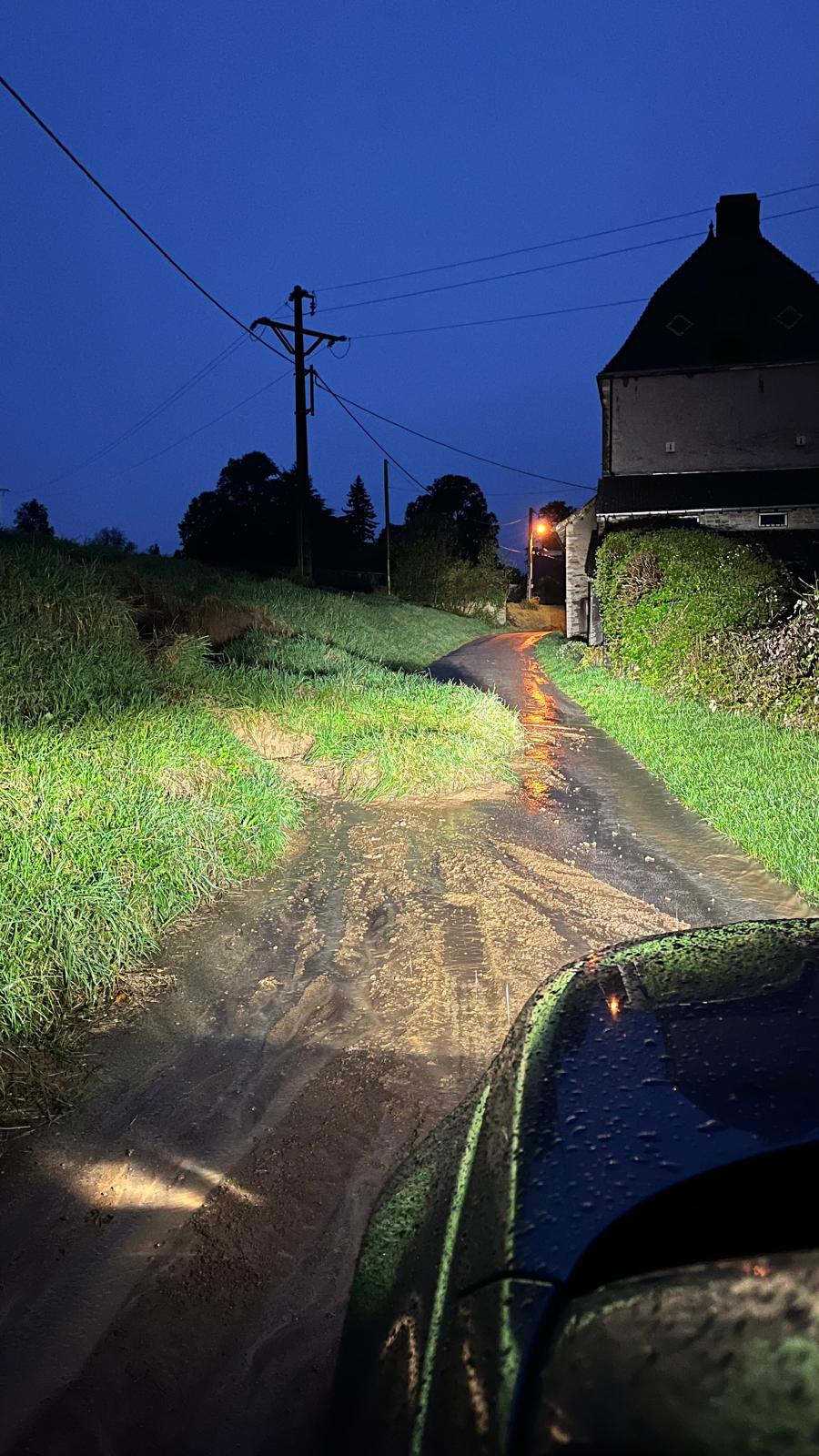 rue du chateau talus effronde1.JPG