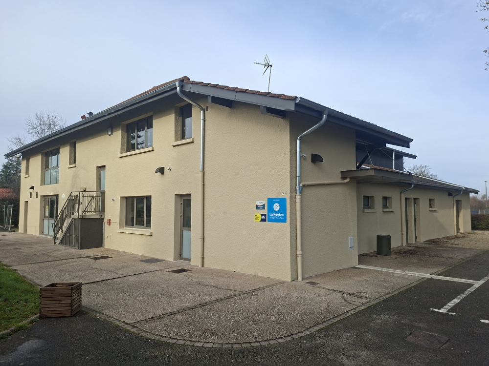 page 5 salle polyvalente.jpg