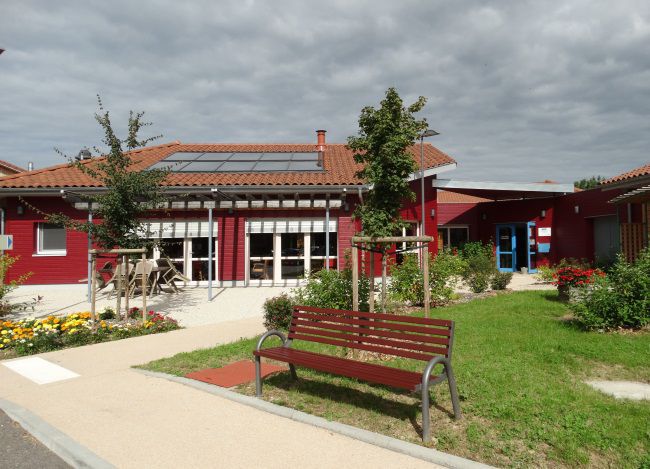 MARPA NEUVILLE LES DAMES.jpg