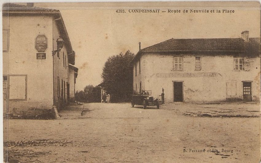 route de neuville et la place 02.jpg