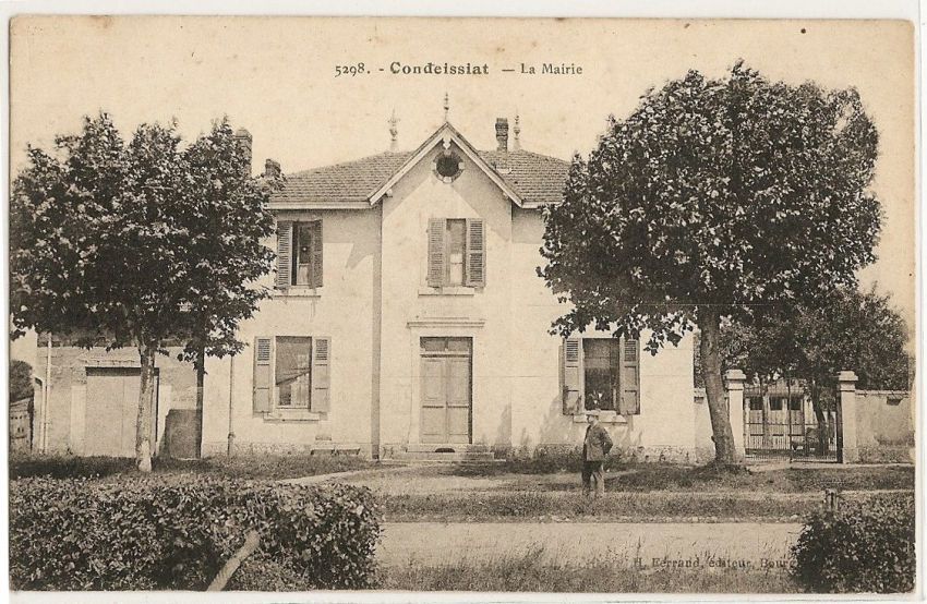 Condeissiat la mairie.jpg